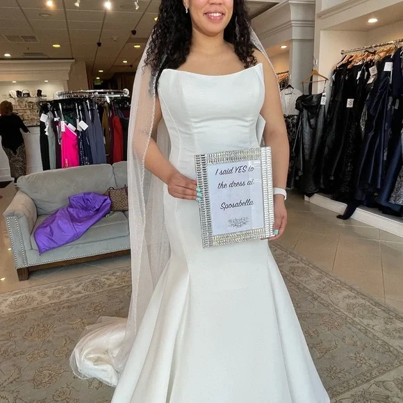 Wedding Gown: Maggie Sottero, Annika, Hollywood Glam - Picture 5 of 7